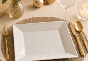 Plato Cuadrado Blanco Elegante